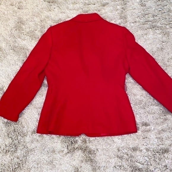 Tahari lipstick red rayon/ polyester blazer with black leather belt.Size 10. - Picture 7 of 10